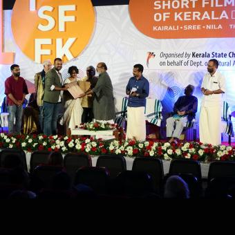 https://indiantelevision.com/sites/default/files/styles/340x340/public/images/tv-images/2018/01/13/hort-Film-Festival-of-Kerala.jpg?itok=7j8mcTpM