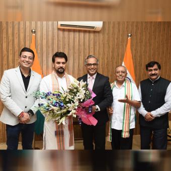 https://indiantelevision.com/sites/default/files/styles/340x340/public/images/tv-images/2022/08/16/anuragthakur.jpg?itok=buiec060
